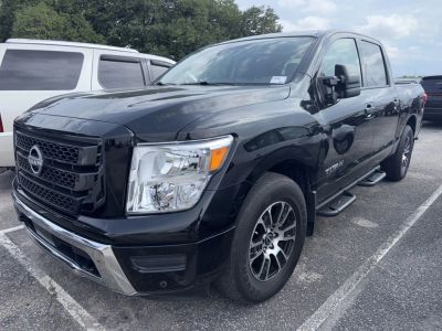 2023 Nissan Titan - Photo 1