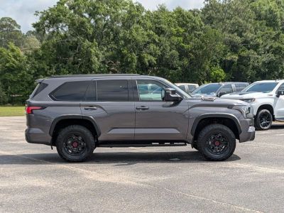 2023 Toyota Sequoia - Photo 6