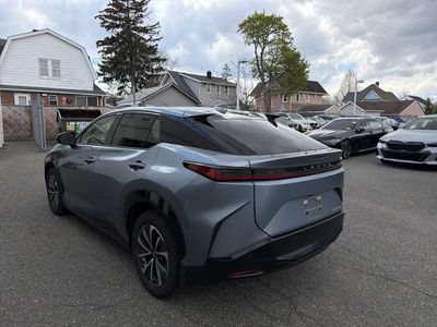 2024 Lexus RZ 300e - Photo 8