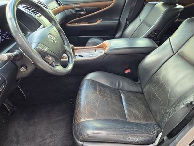 2010 Lexus LS - Photo 8