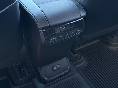 2024 Toyota Highlander XLE - Photo 24