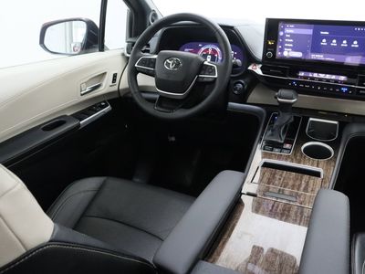 2025 Toyota Sienna AWD - Photo 35