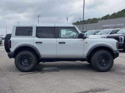 2026 Ford Bronco - Photo 2