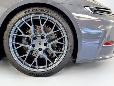 2025 Porsche 911 — photo 24 view