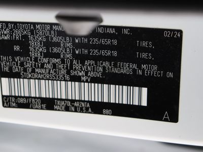 2024 Toyota Highlander FWD - Photo 43