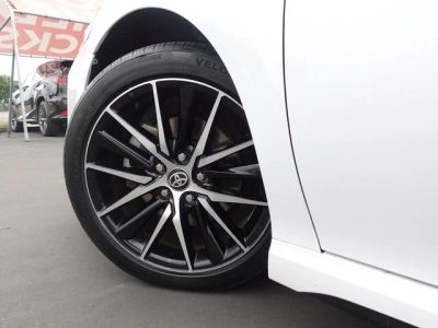2019 Toyota Camry - Photo 12