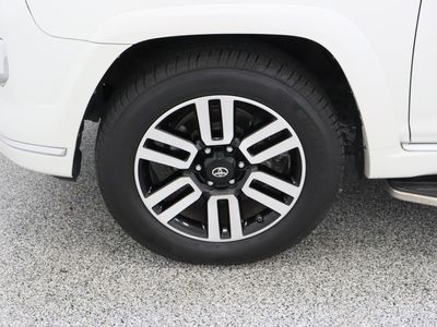 2017 Toyota 4Runner 4WD - Photo 11