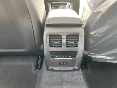 2026 BMW 3 Series — photo 8 view