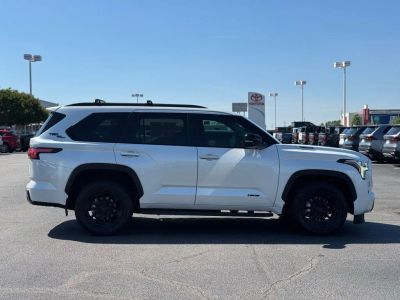 2024 Toyota Sequoia - Photo 7