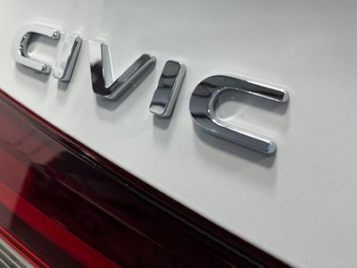 2026 Honda Civic Sedan Hybrid - Photo 9