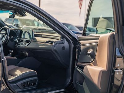 2023 Lexus ES — photo 19 view