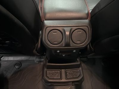 2022 Jeep Wrangler - Photo 24