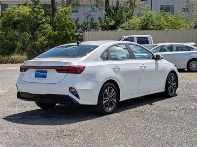 2023 Kia Forte - Photo 5