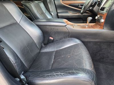 2010 Lexus LS - Photo 9