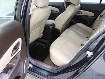 2011 Chevrolet Cruze FWD - Photo 24