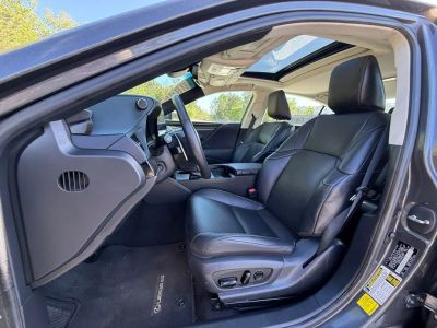 2023 Lexus ES - Photo 18