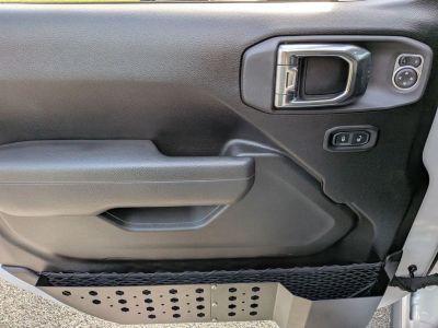 2025 Jeep Gladiator - Photo 22