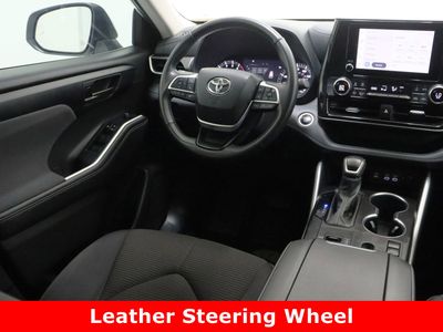 2024 Toyota Highlander FWD - Photo 31