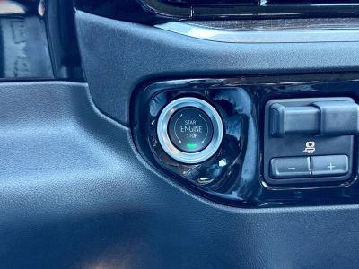 2025 Chevrolet Silverado 1500 — photo 18 view