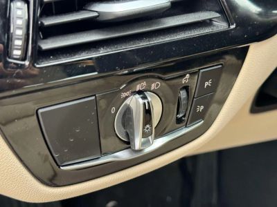 2023 BMW 5 Series — photo 16 view