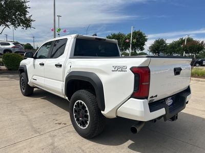 2024 Toyota Tacoma - Photo 4