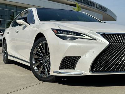 2023 Lexus LS - Photo 9