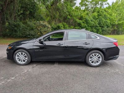 2018 Chevrolet Malibu - Photo 2