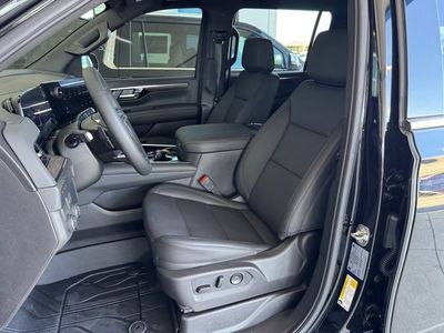 2026 Chevrolet Suburban LT - Photo 18