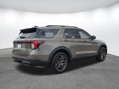 2026 Ford Explorer — photo 32 view