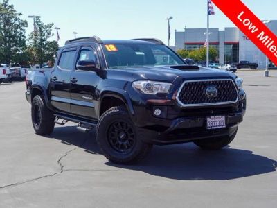 2018 Toyota Tacoma - Photo 2