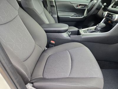 2024 Toyota RAV4 Hybrid - Photo 9