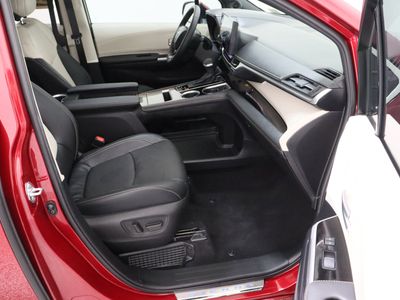 2025 Toyota Sienna AWD - Photo 42