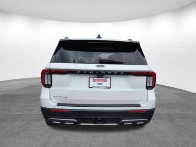 2025 Ford Explorer — detail view