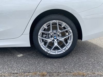 2025 BMW 3 Series - Photo 5