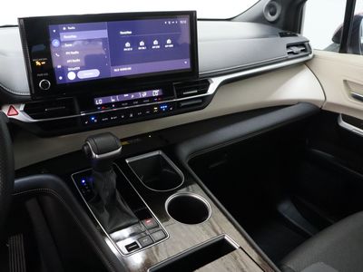 2025 Toyota Sienna AWD - Photo 16