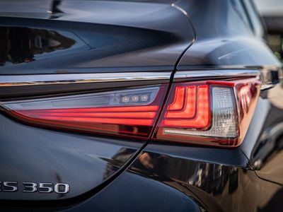 2023 Lexus ES — photo 22 view