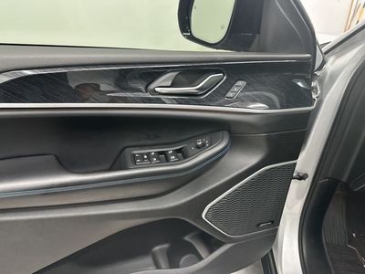 2023 Jeep Grand Cherokee - Photo 10