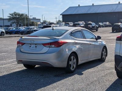 2013 Hyundai Elantra - Photo 5