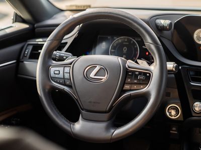 2023 Lexus ES — photo 34 view