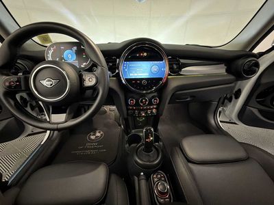 2023 MINI Hardtop 4 Door — photo 14 view