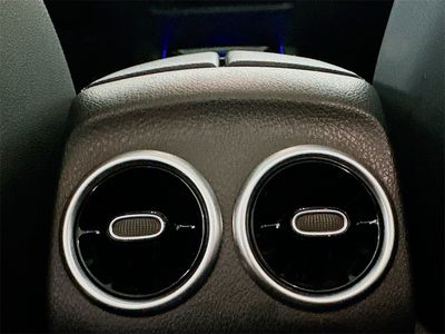 2023 Mercedes-Benz GLB — photo 22 view