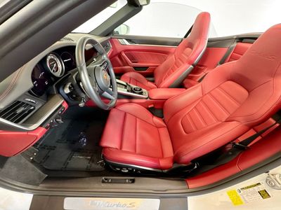 2023 Porsche 911 — detail view