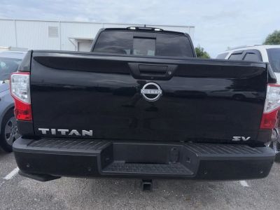 2023 Nissan Titan - Photo 5