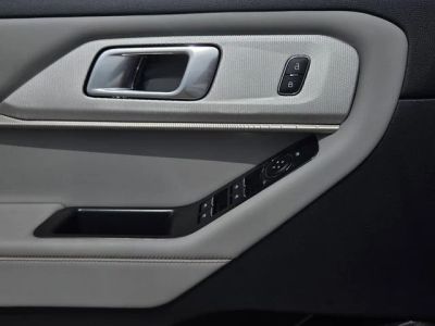 2026 Ford Explorer — photo 14 view