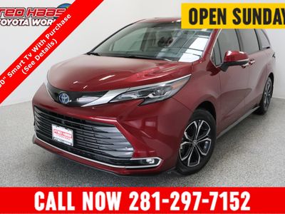 2025 Toyota Sienna AWD - Photo 1