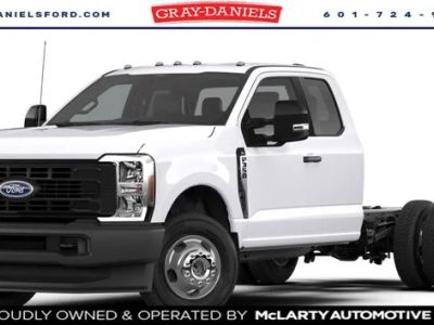 2026 Ford Chassis Cab — photo 8 view