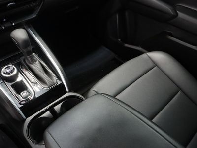 2024 Chevrolet Colorado 4WD - Photo 16
