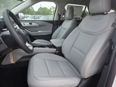 2026 Ford Explorer — photo 32 view