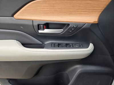 2026 Toyota Grand Highlander — photo 14 view