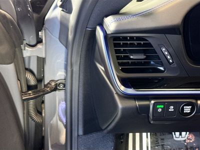 2025 Porsche 911 — photo 13 view